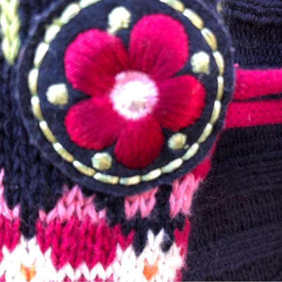 Savannah Girls Multicolored Sweater with Toggle Buttons Size 4T - Picture 7 of 8